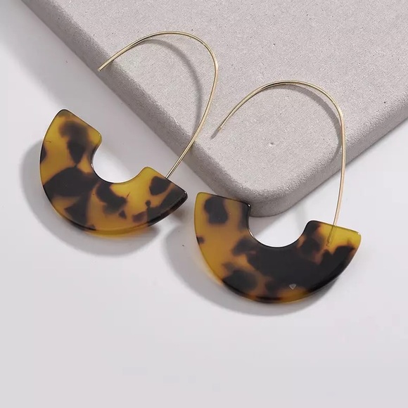 Jewelry - Acrylic plastic open hoop earrings brown tortoise